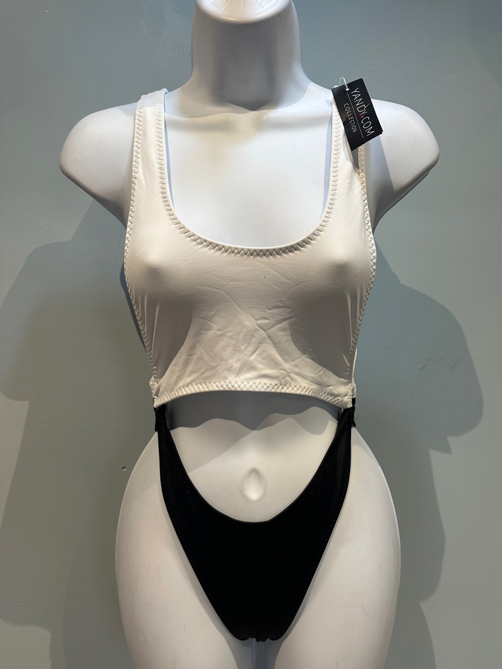 Yandy White and Black Colorblock One Piece Swimsuit Bathing Suit NWT Small